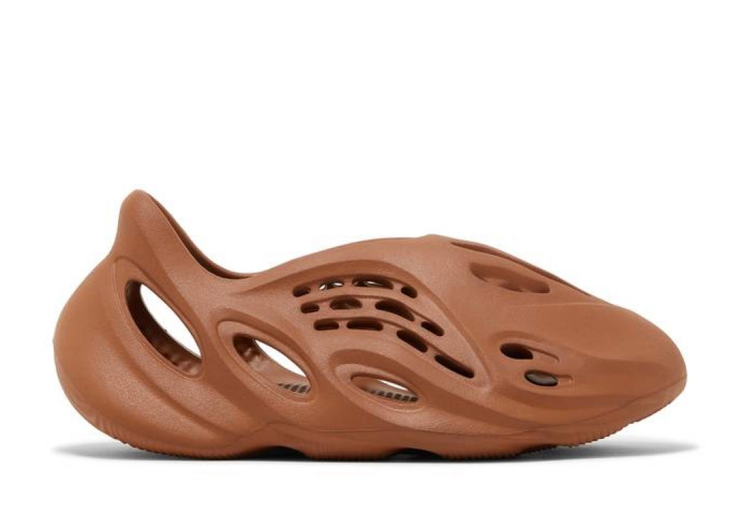 Men’s Adidas Yeezy Foam Runner “Clay Red”